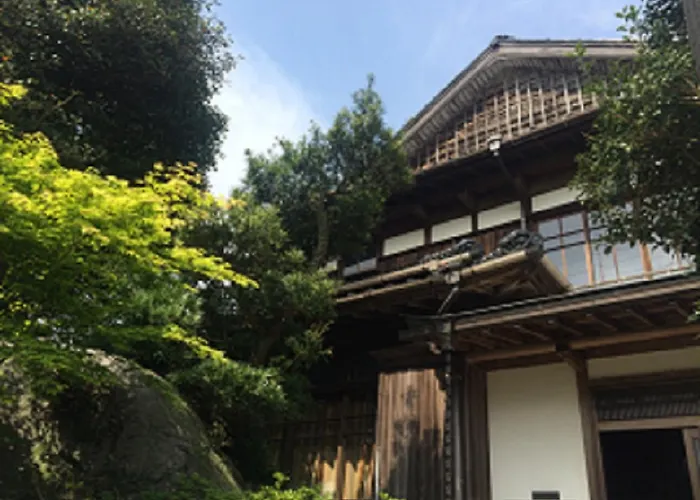 里や